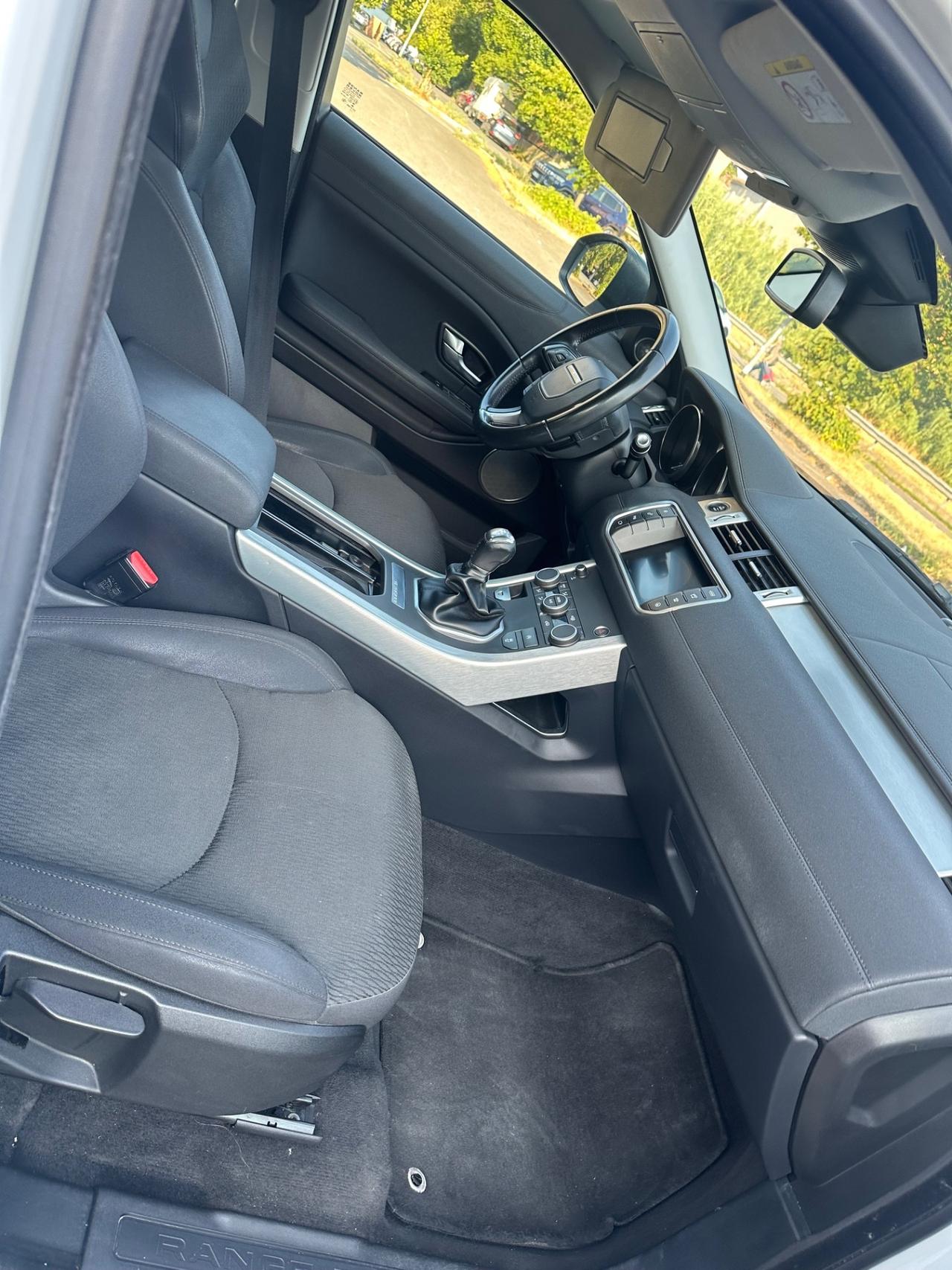 Land Rover Range Evoque 2.0 TD4 150 CV 5p. Pure