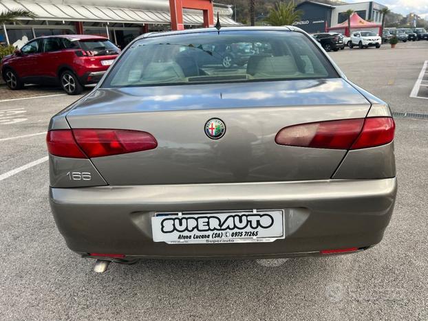 ALFA ROMEO 166 2.4 JTD 150CV Distinctive. LEGGI