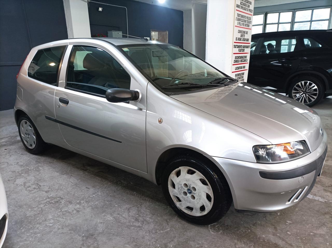Fiat Punto 1.2i 16V (IN TRATTATIVA)