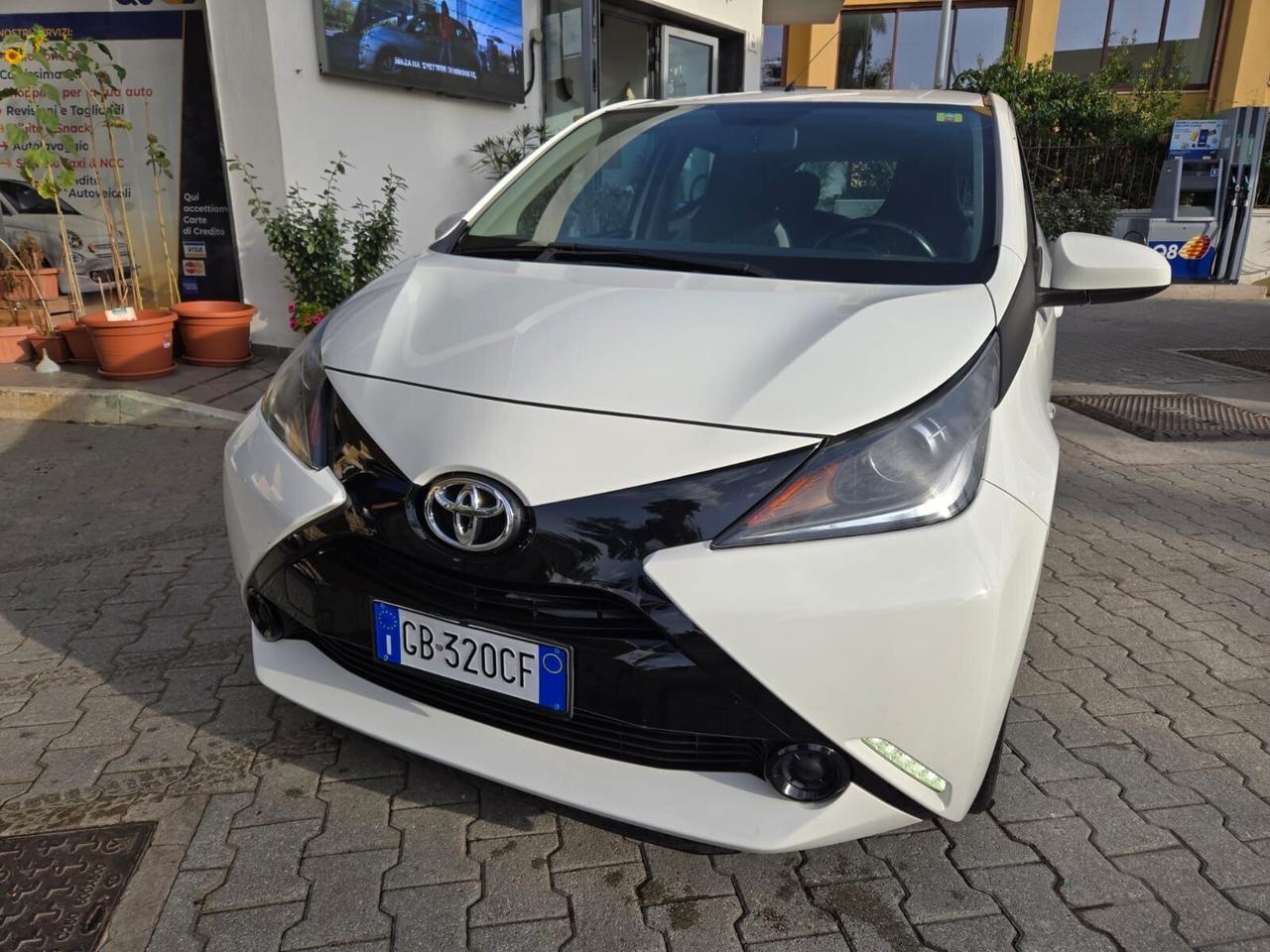 Toyota Aygo 1.0 VVT-i 69 CV 5 porte x-cool