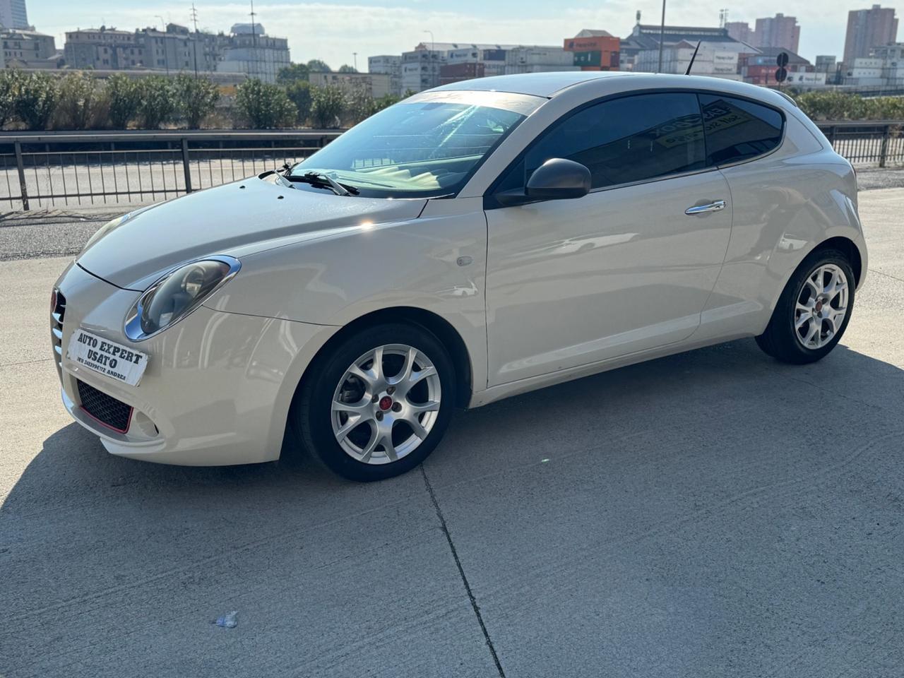 Alfa Romeo MiTo 1.3 JTDm 16V 90 CV Distinctive Sport Pack