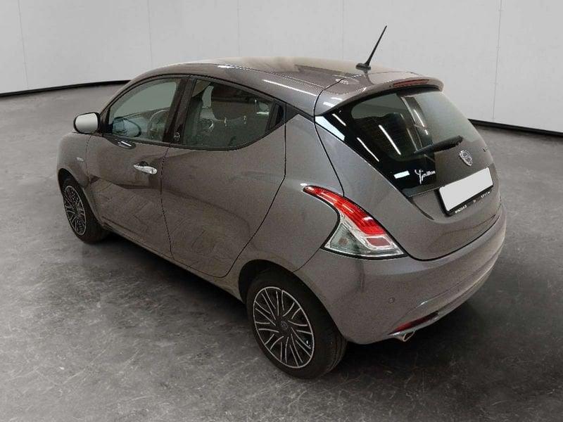 Lancia Ypsilon 1.0 firefly hybrid Gold s&s 70cv