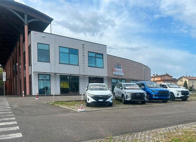 NISSAN QASHQAI serie2 POSTI 7 Diesel 1.6 CV130 X NEOPATENTATI garanzia 12 mesi