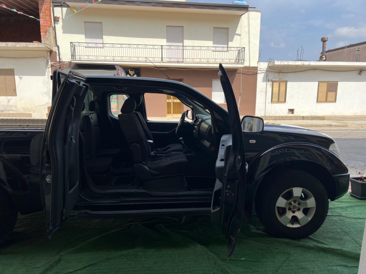 Nissan Navara 2.5 dCi 2 porte King Cab XE