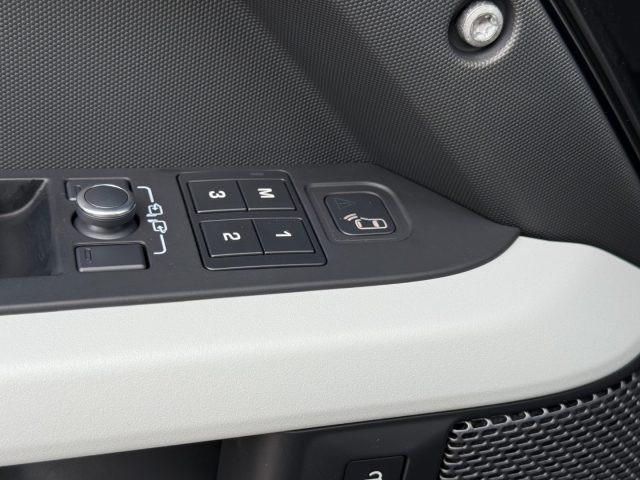 LAND ROVER Defender 110 3.0D 200 CV AWD Auto SE AUTOCARRO PREZZO NETTO