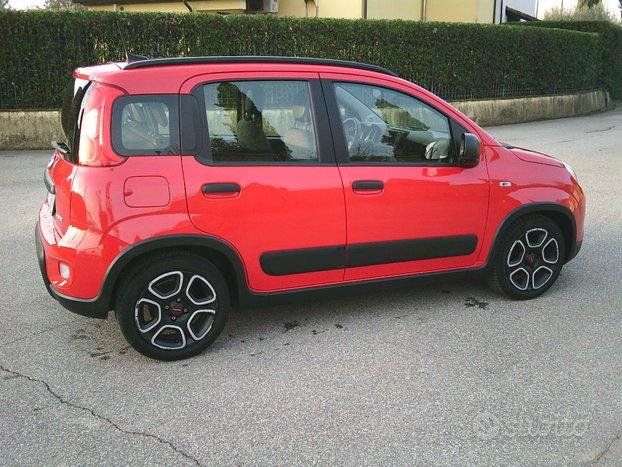 Fiat Panda Hybrid city life