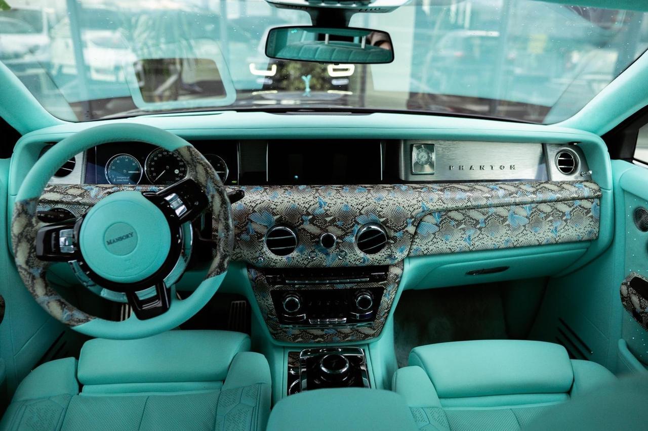 Rolls Royce Phantom 6.7 EWB