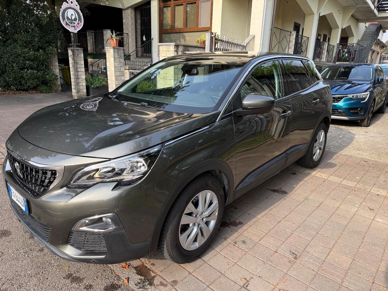 Peugeot 3008 BlueHDi 130 S&S EAT8 Business