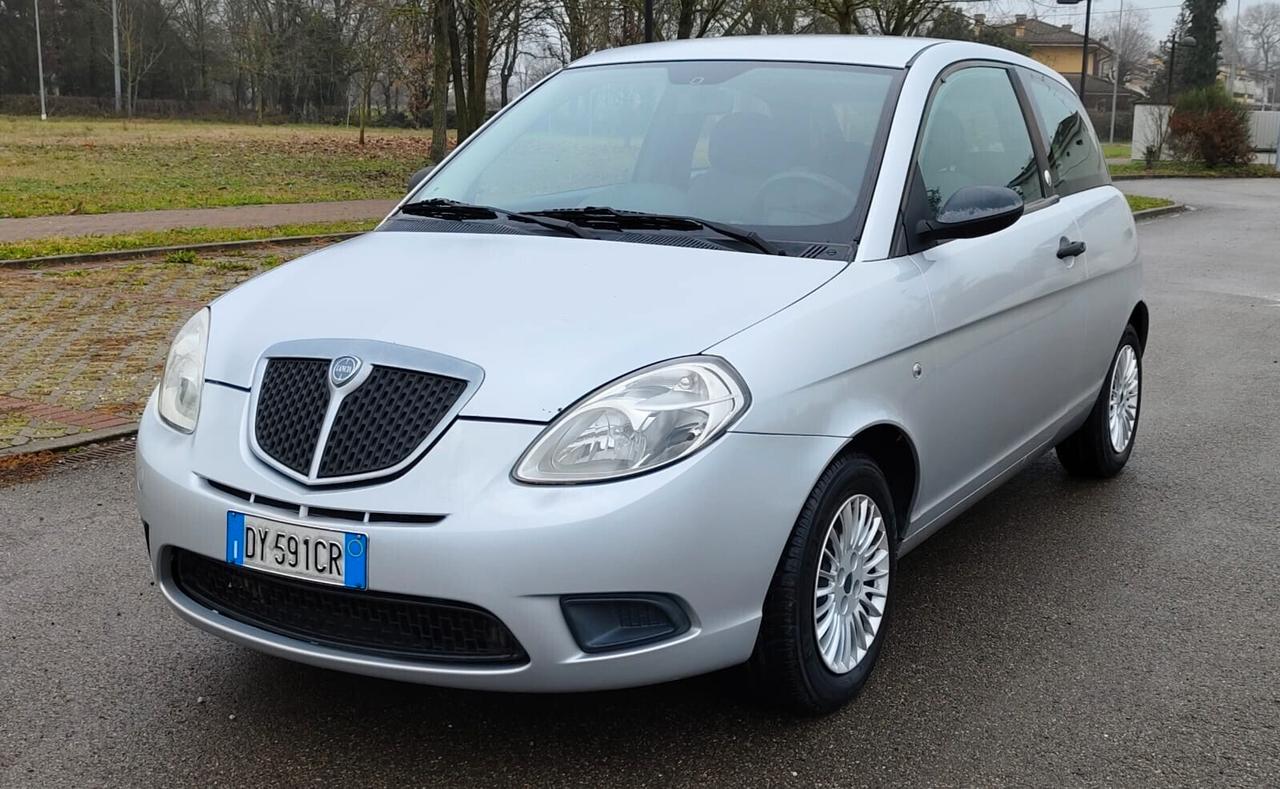 Lancia Ypsilon 1.4 Argento Ecochic GPL