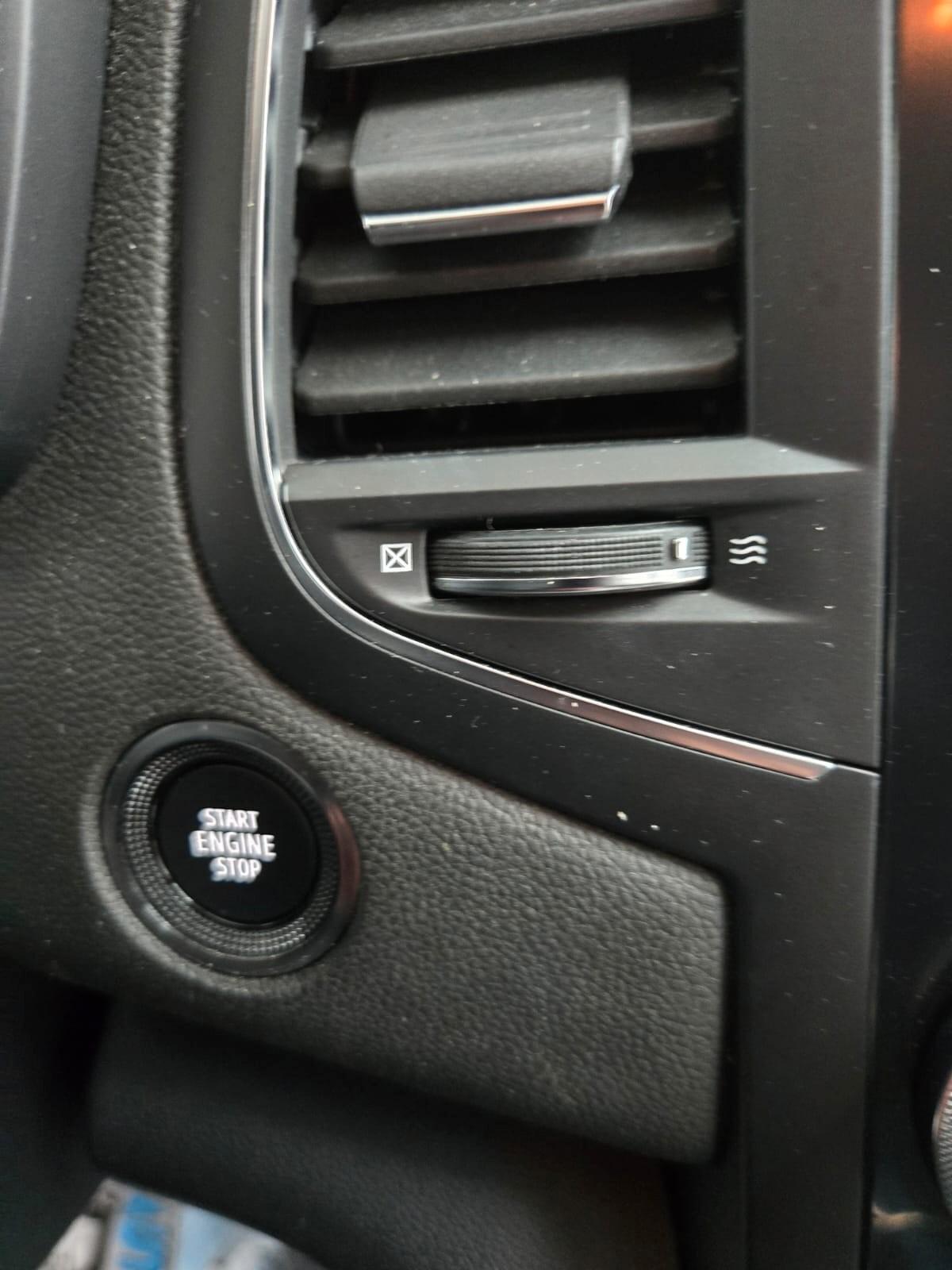 Renault Megane Mégane Blue dCi 115 CV EDC Techno