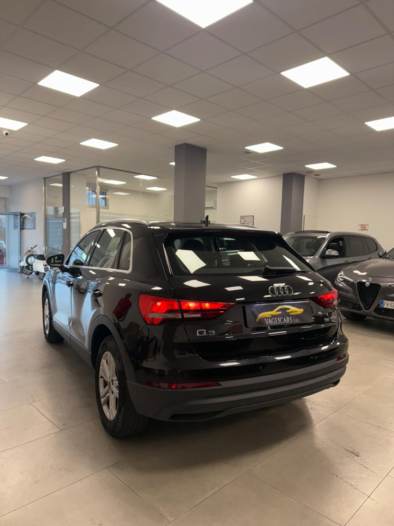 Audi Q3 35 TFSI Business Advanced