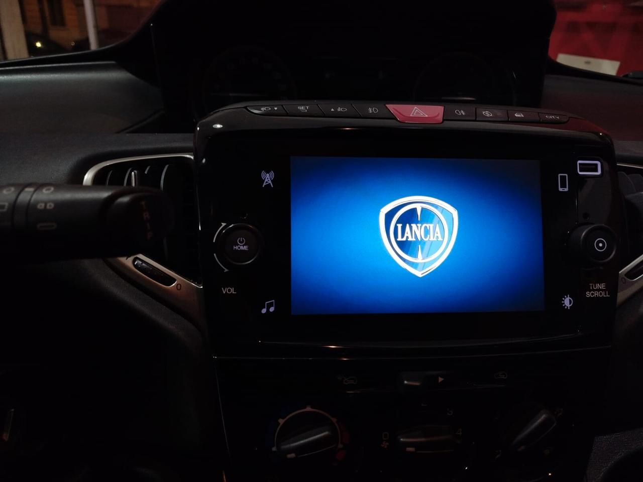 Lancia Ypsilon 1.0 FireFly 5 porte S&S Hybrid Gold