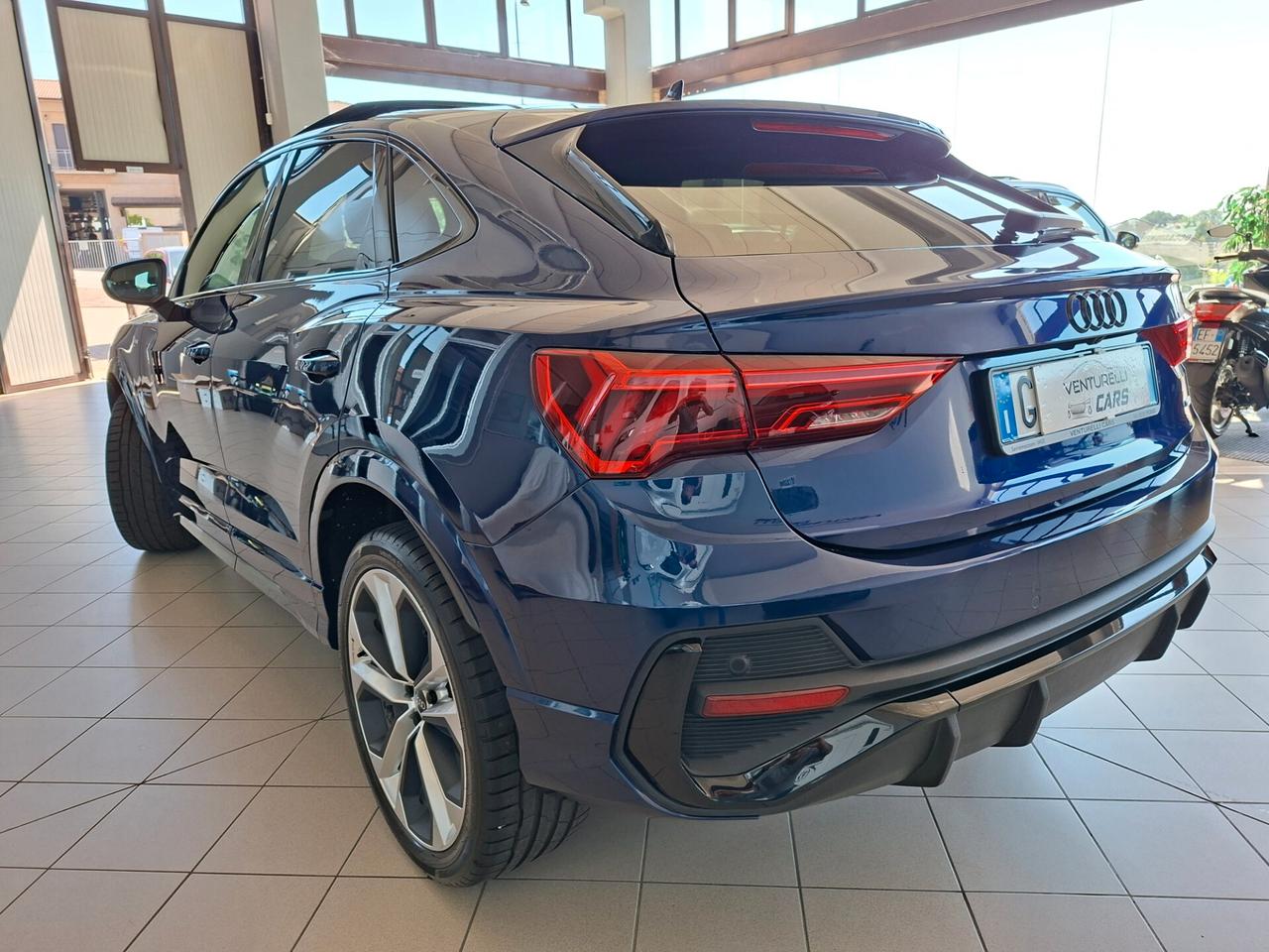 Audi Q3 SPB 35 TDI quattro S tronic line edition CON TETTO