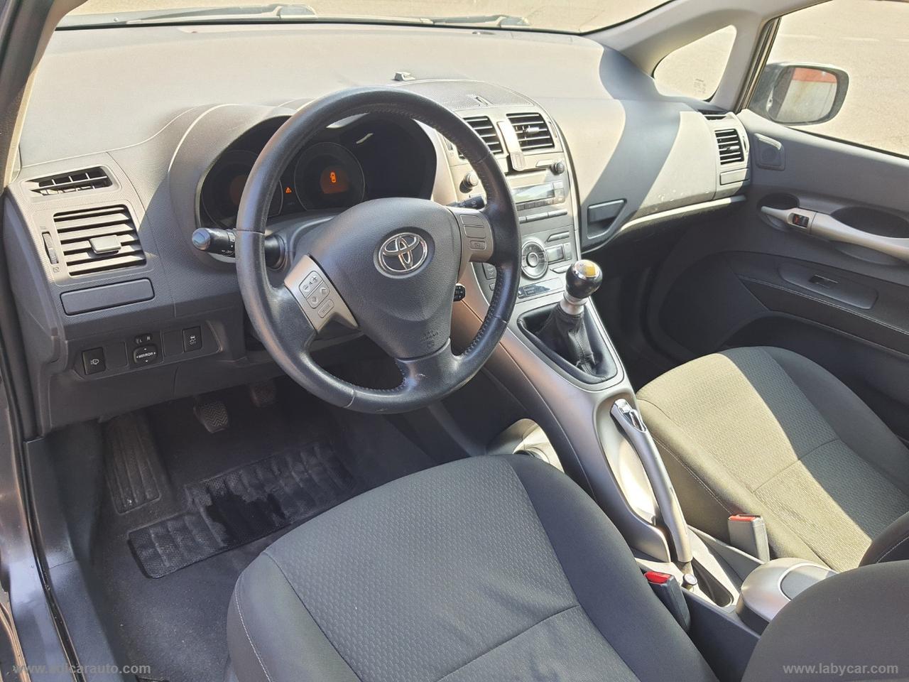 TOYOTA Auris 2.2 D-Cat 3p.