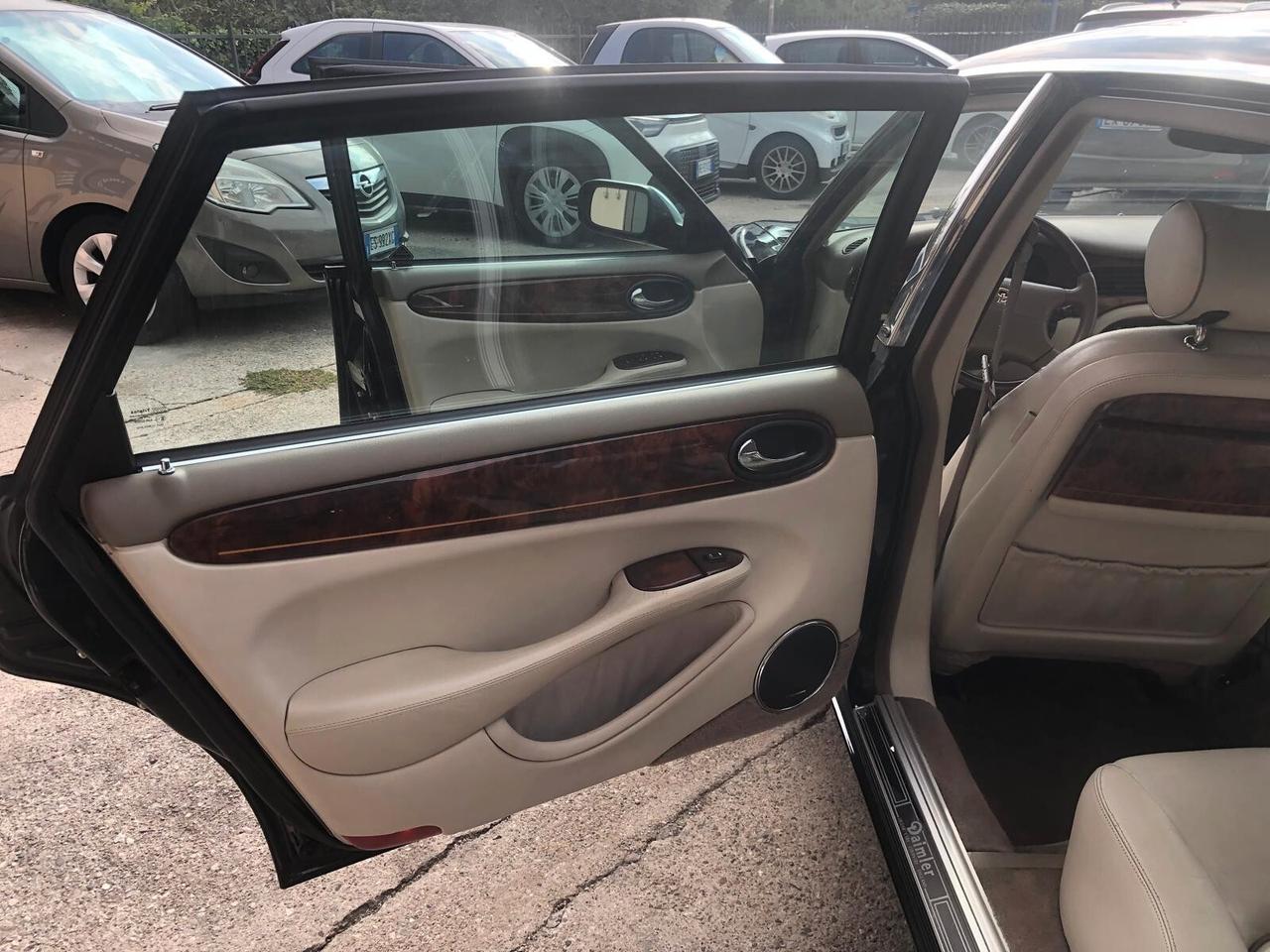 Jaguar XJ Daimler 4.0 cat