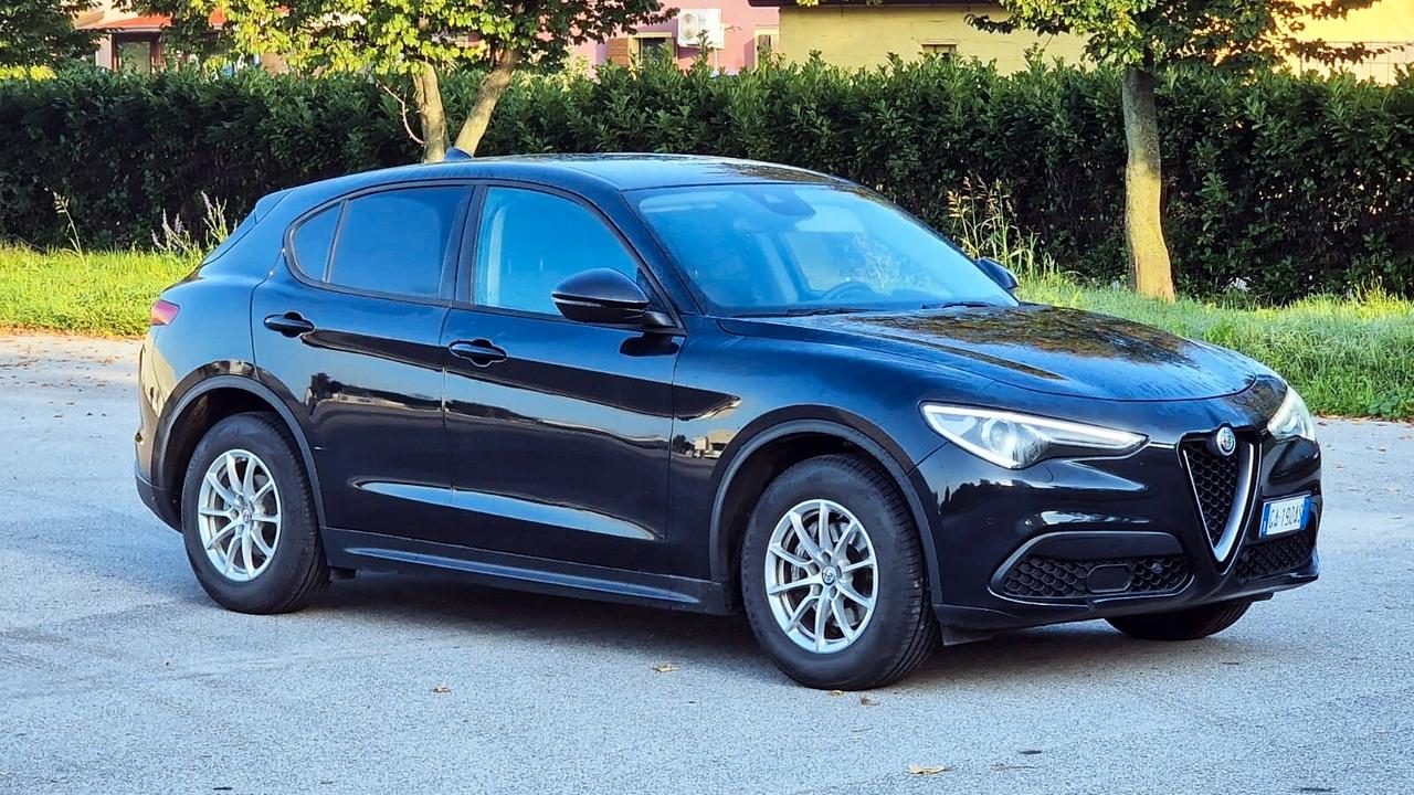 Alfa Romeo Stelvio 2.2 Turbodiesel 160 CV AT8 RWD