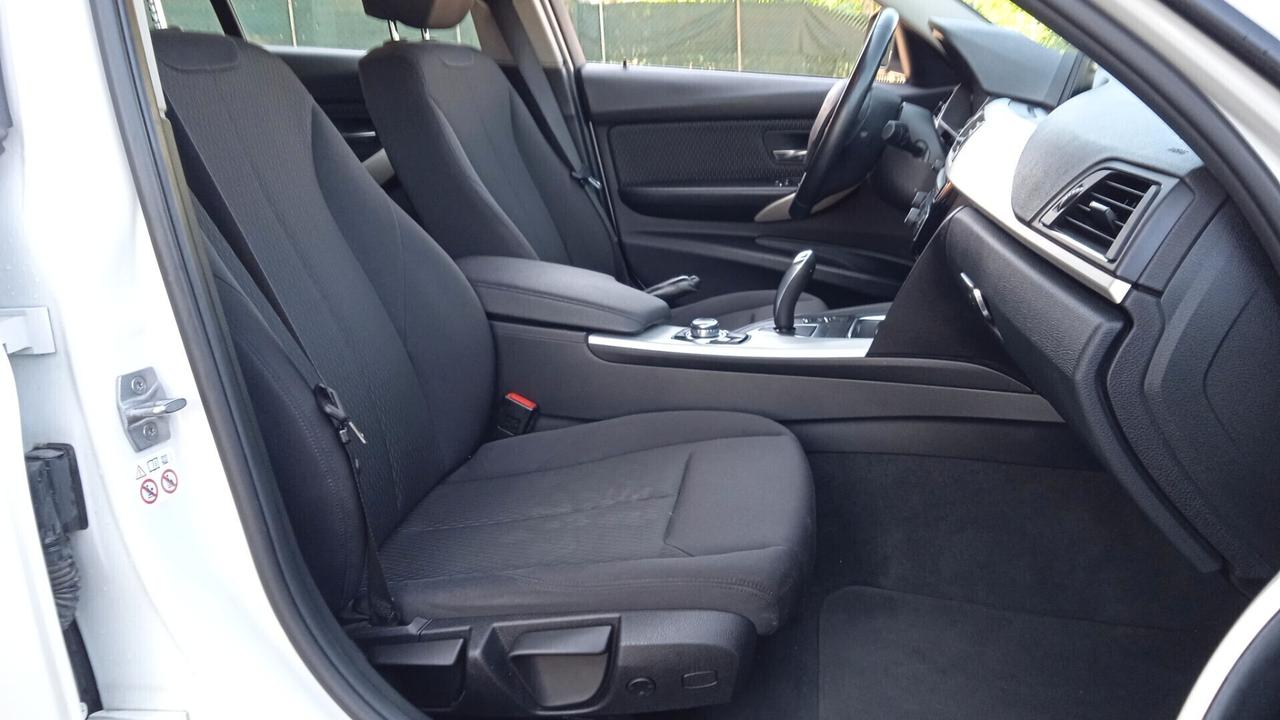 Bmw 318 318d Touring Business Advantage aut.