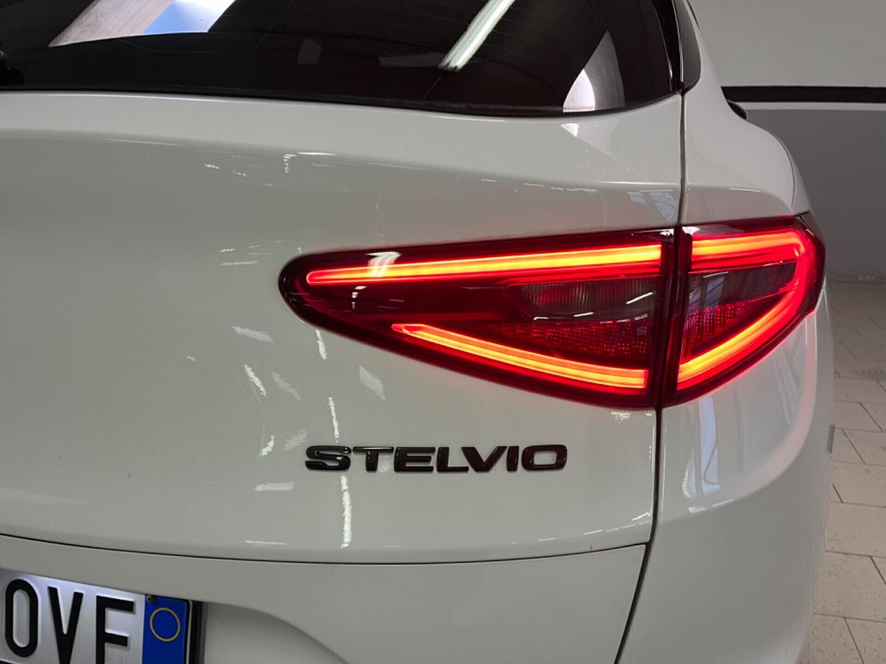 Alfa Romeo Stelvio 2.2 210 CV AT8 Q4 Veloce