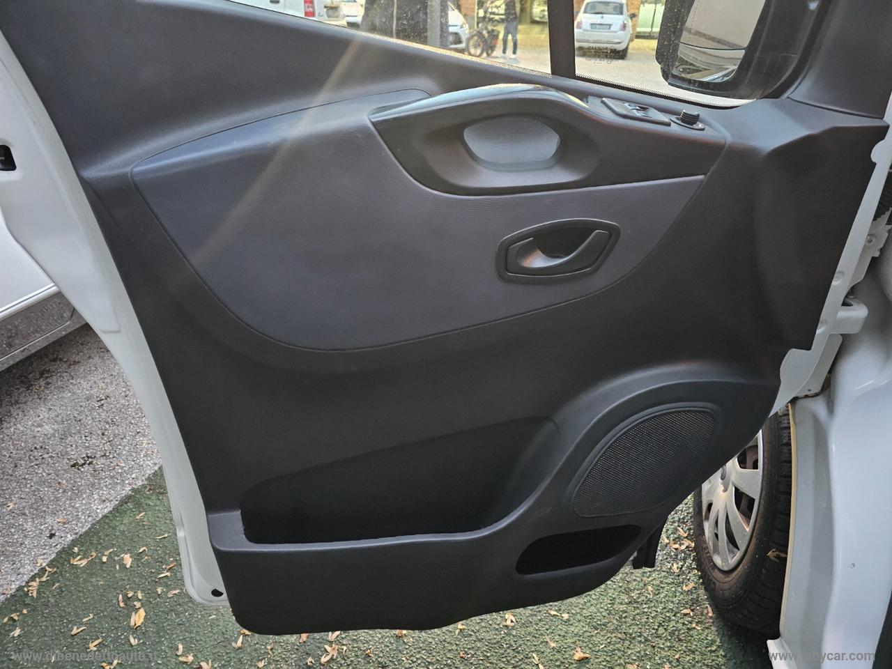 Vivaro 29 1.6 BiT. EcoF. PC-TN Furg. Ed.