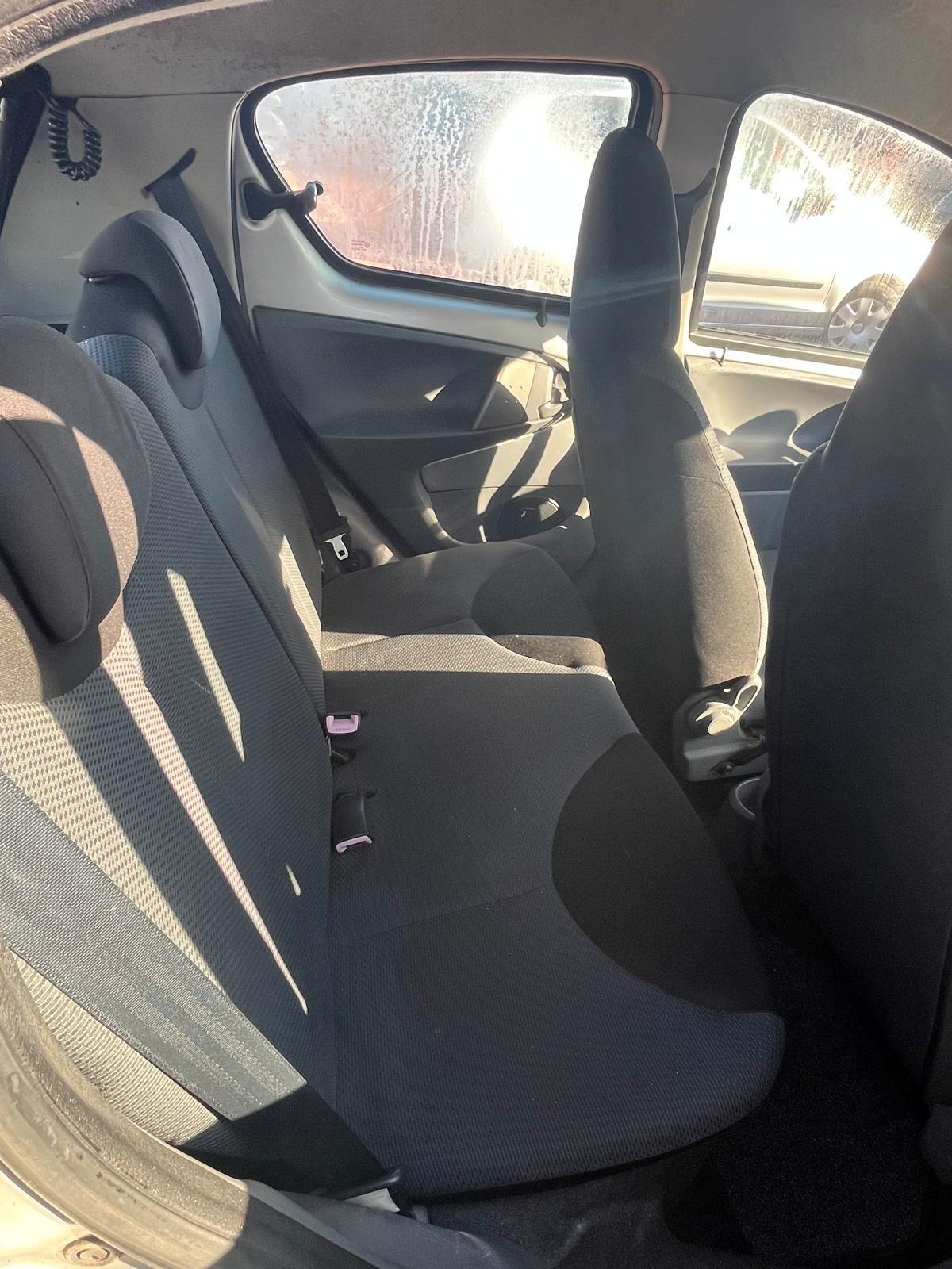 Toyota Aygo 1.4 turbodiesel 5 porte Sol