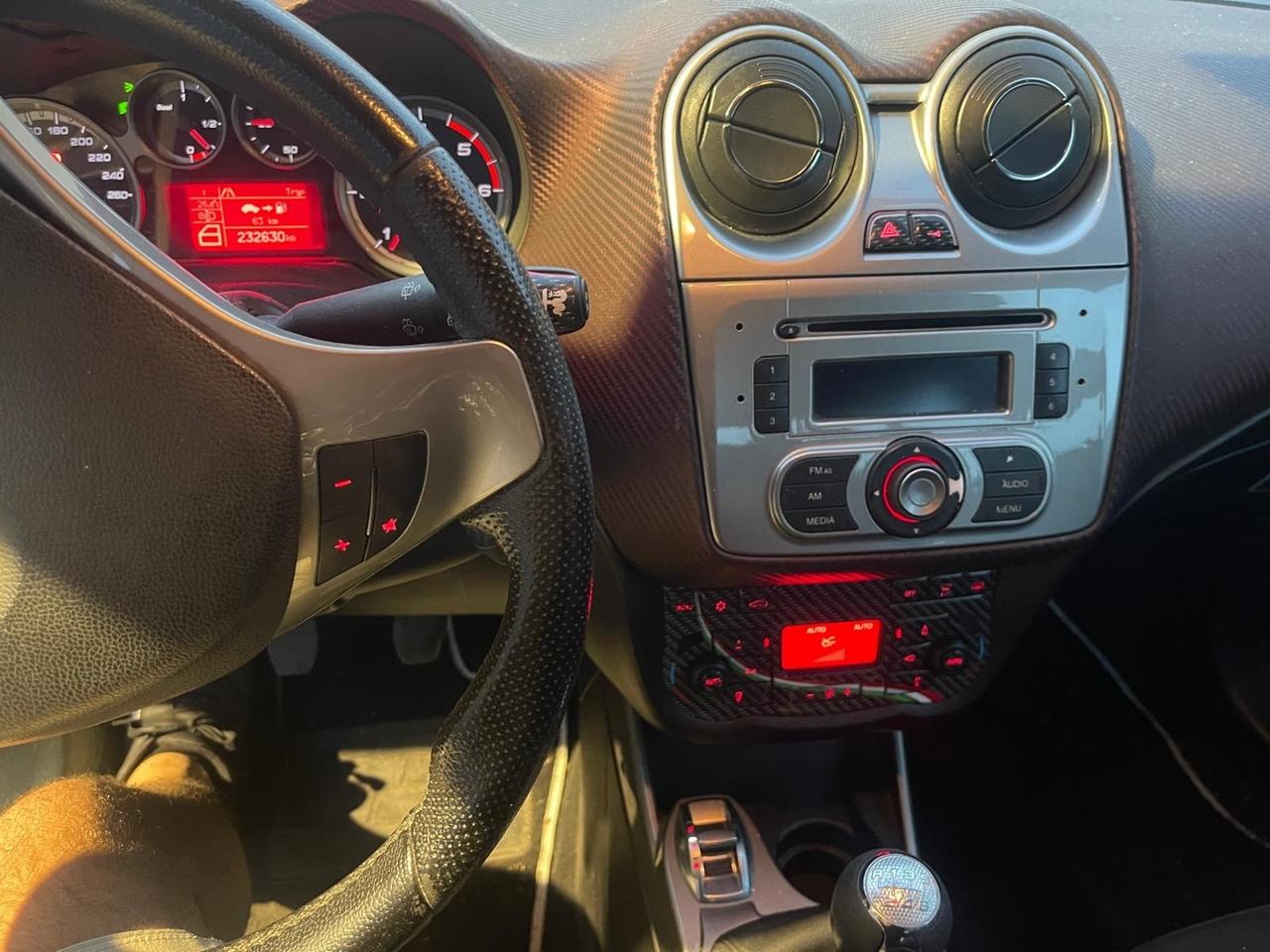 Alfa Romeo MiTo 1.6 JTDm-2 S&S Distinctive Sport Pack