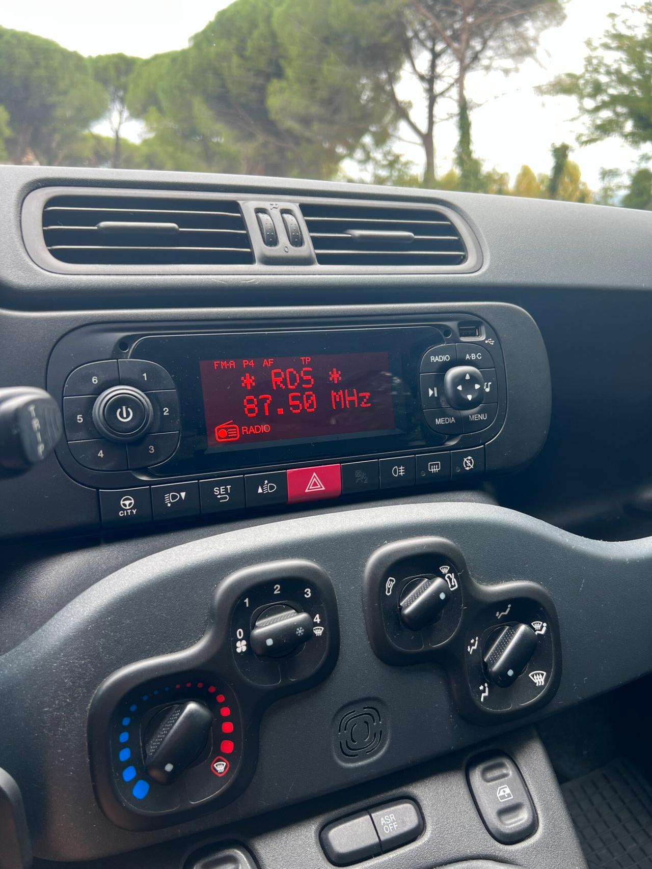 ADATTA PER NEOPATENTATI Fiat Panda 1.2 Lounge