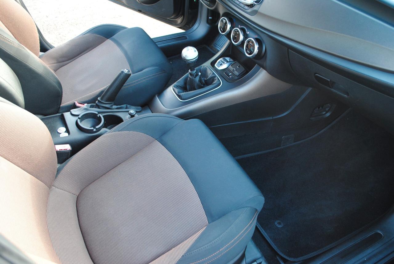 ALFA ROMO GIULIETTA 1.6 JTDM-2 105 CV OK NEOPATENTATI