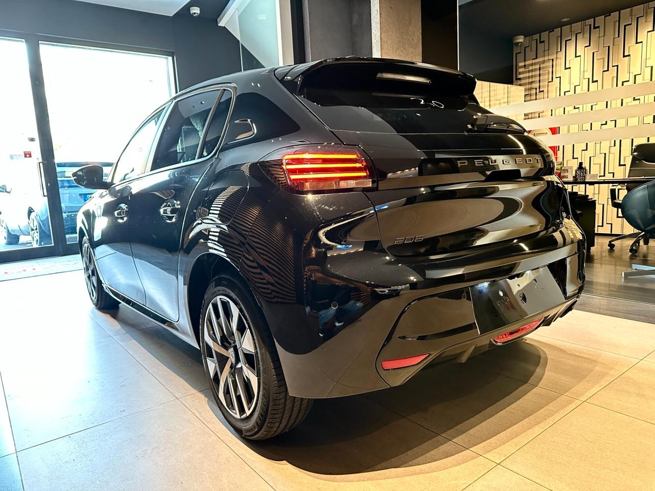 Peugeot 208 Hybrid 110 e-DCS6 Business