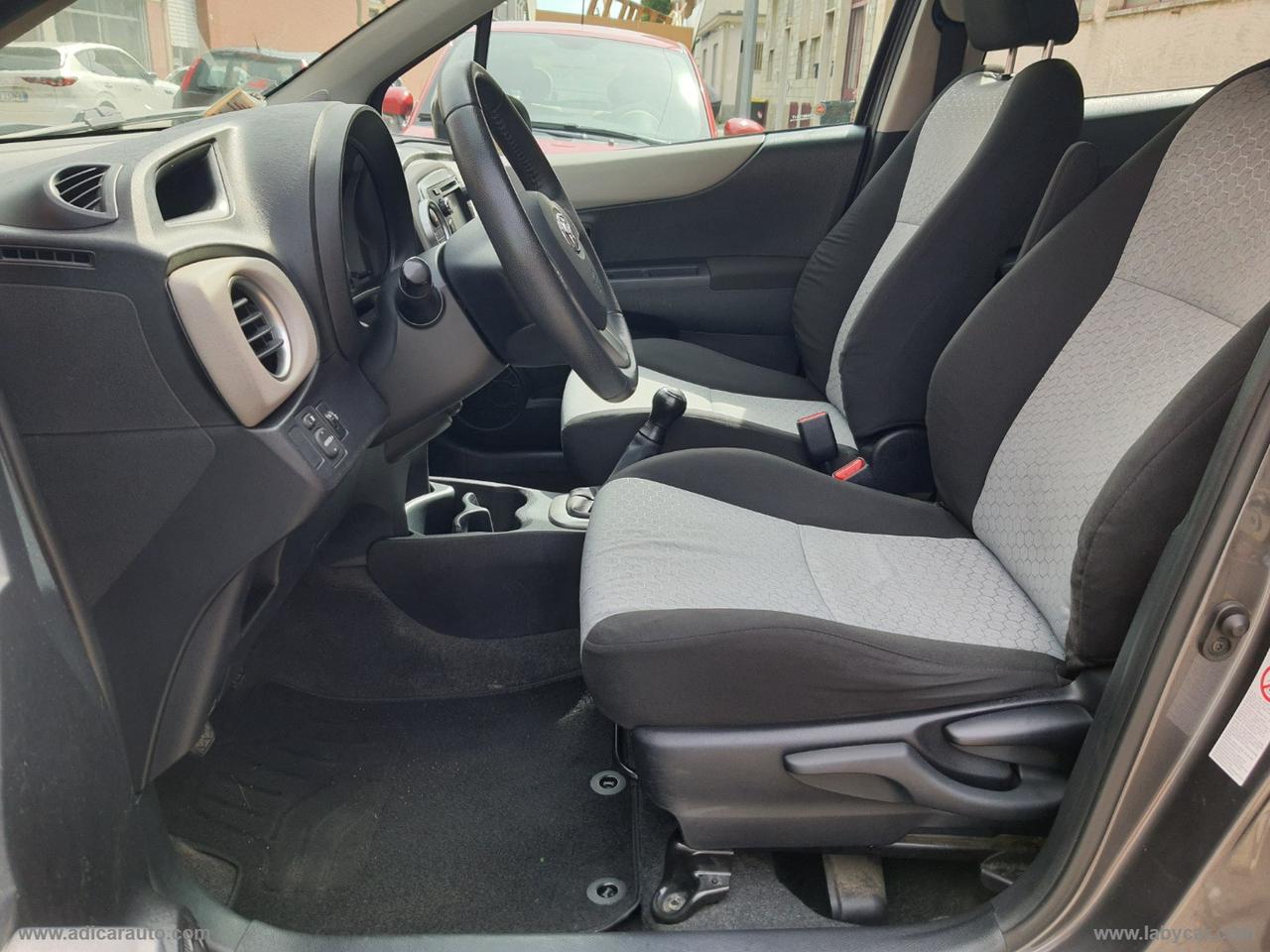 TOYOTA Yaris 1.0 5p.