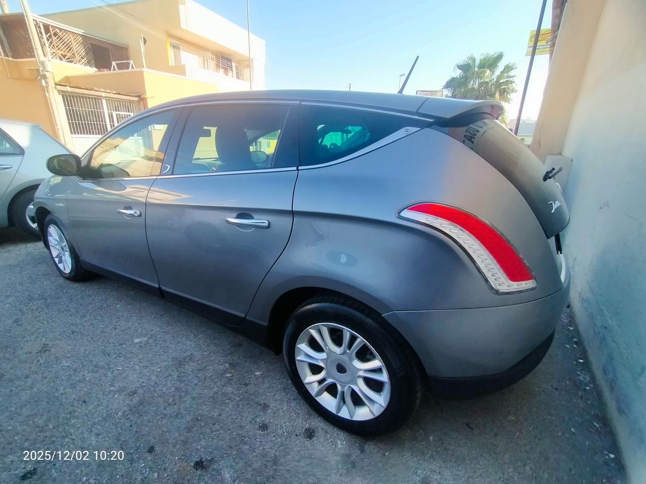 Lancia Delta 1.6 MJT DPF Silver