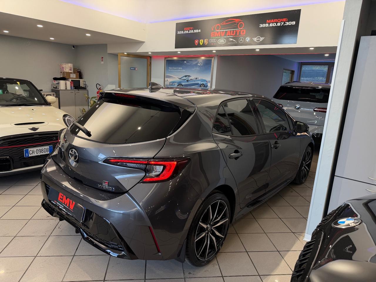 Toyota Corolla GR SPORT 2.0 Hybrid Bi-Tone