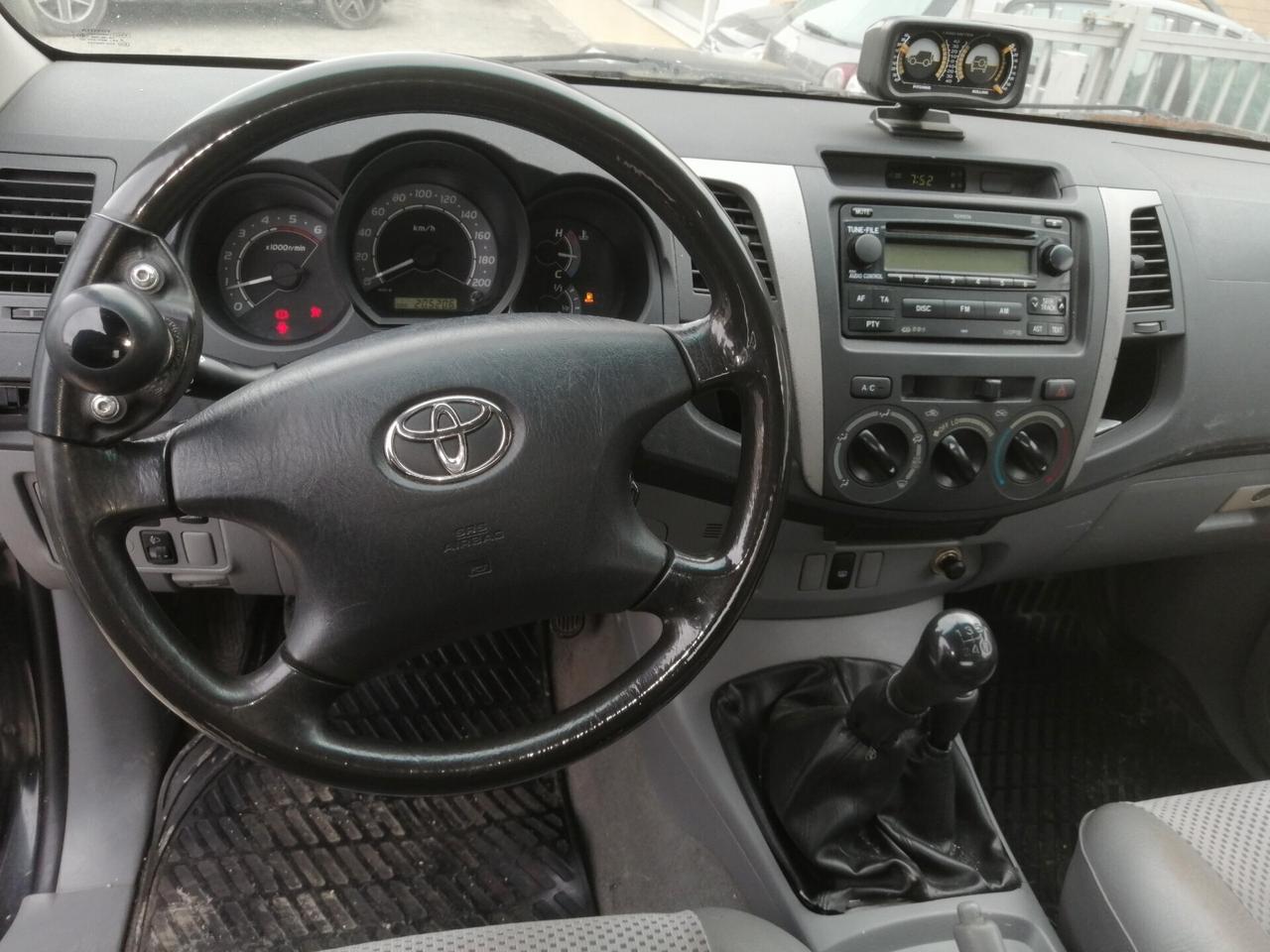 Toyota Hilux 2.5 D-4D 4WD 2p. Extra Cab DLX