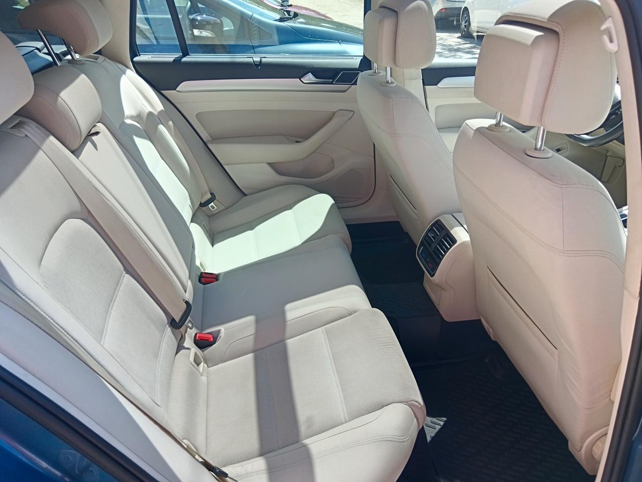 Volkswagen Passat 1.6 TDI 120CV TETTO APRIBILE