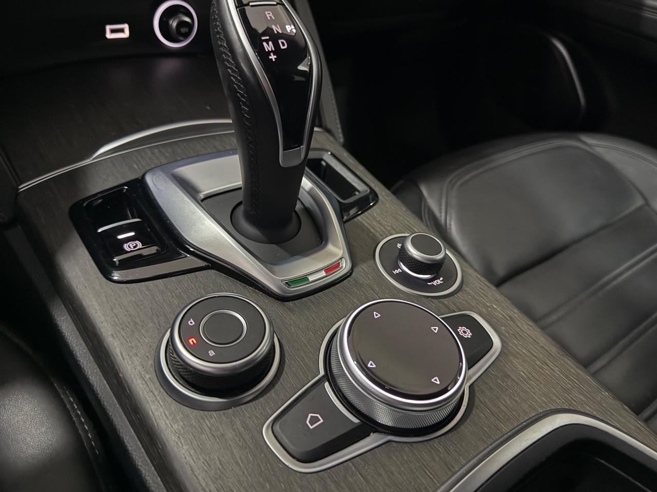 Alfa Romeo Stelvio 2.2D 210CV Q4 TRIBUTO ITALIANO TOP2022