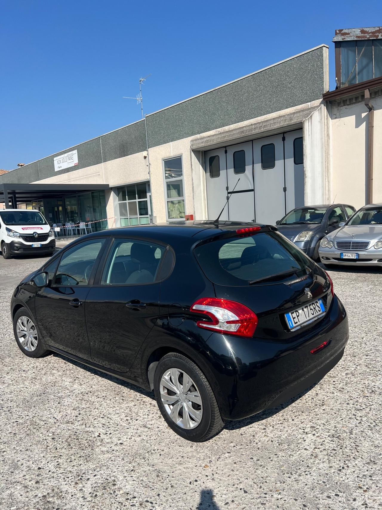 Peugeot 208 1.2 VTi 82 CV 5 porte Access