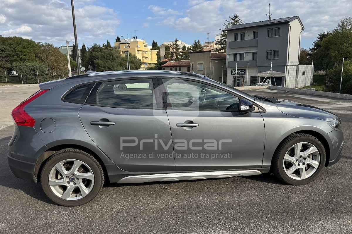 VOLVO V40 Cross Country D2 Geartronic Momentum