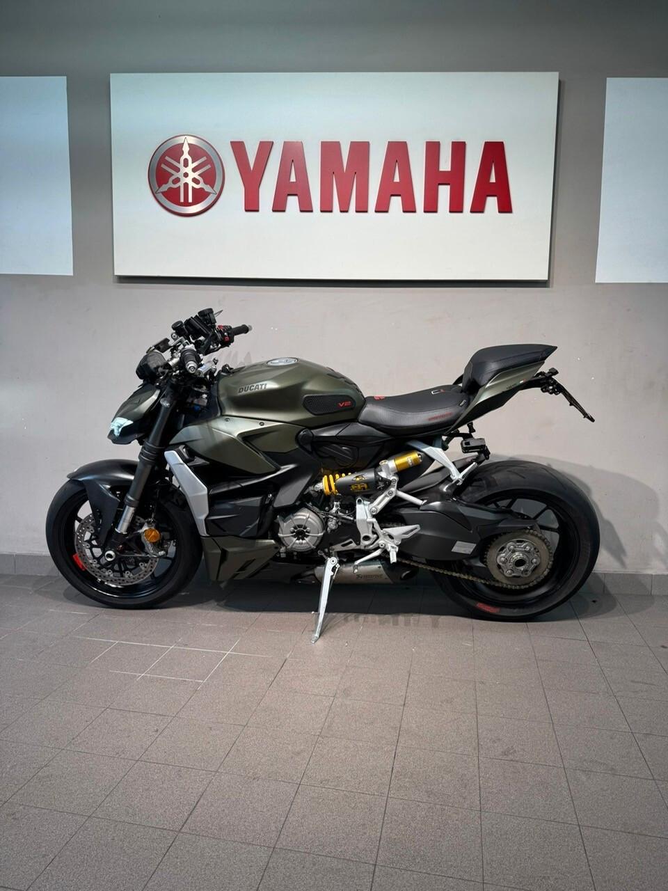 Ducati Streetfighter V2