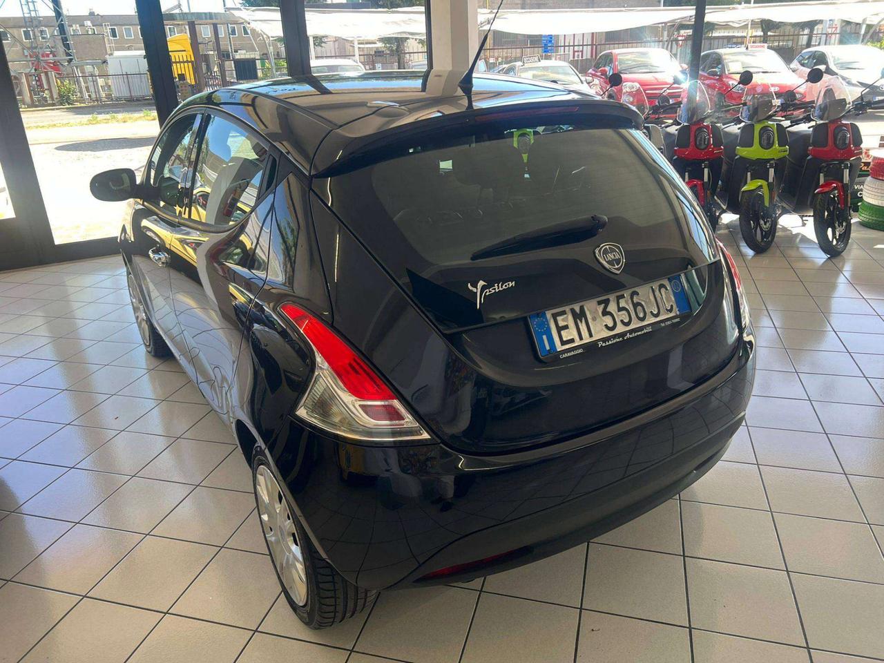 Lancia Ypsilon Ypsilon III 1.2 8v Silver SOLO 112.