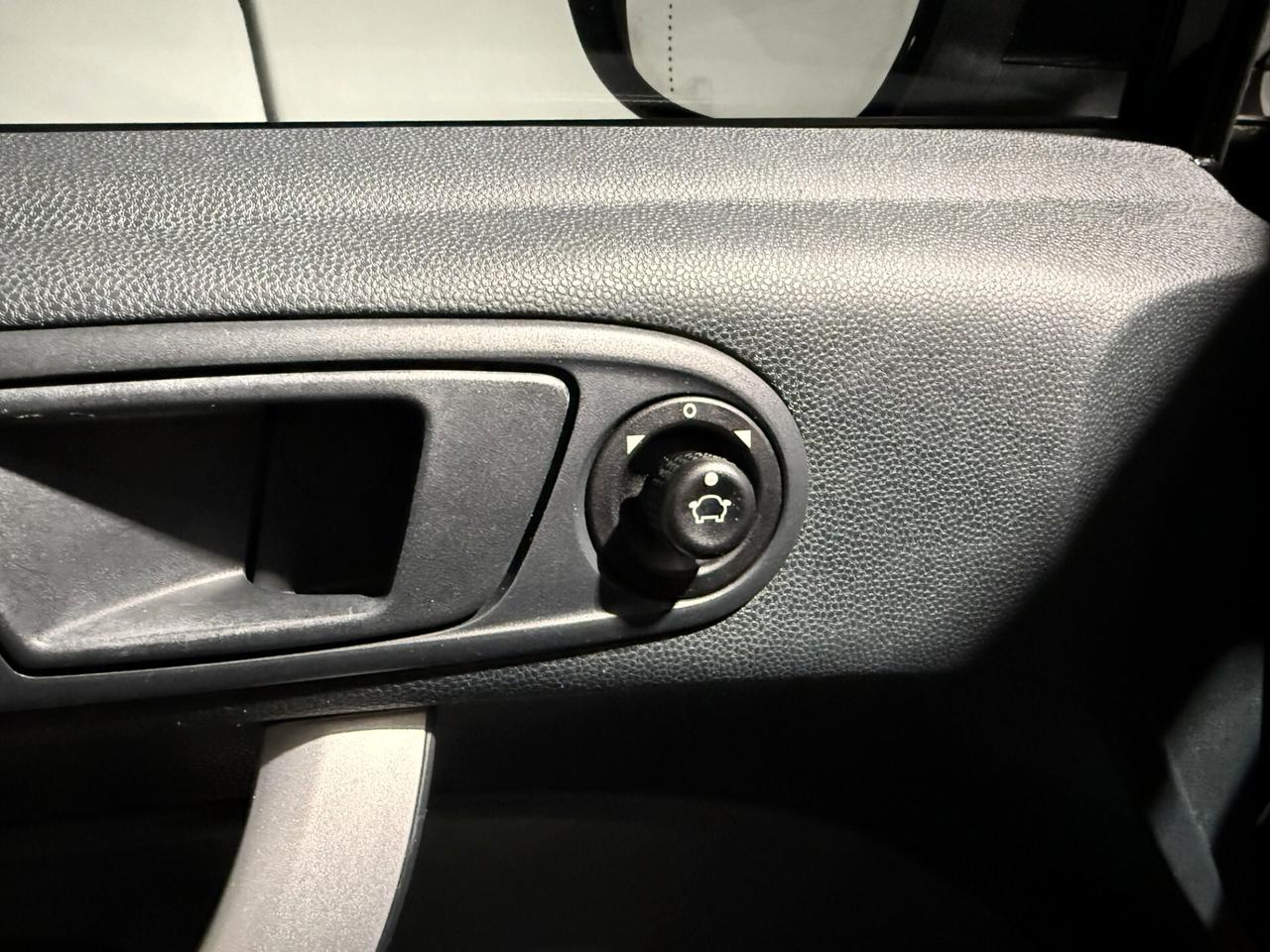 FORD FIESTA 1.6TDCI TITANIUM KEYLESS UNICO PROP.