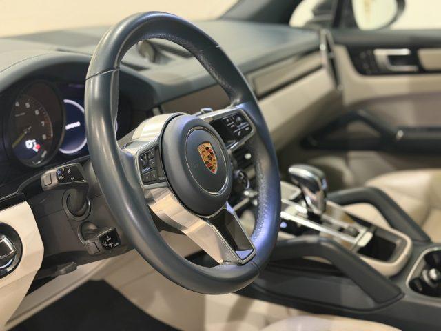 PORSCHE Cayenne 3.0 Hybrid V6 IVA ESPOSTA