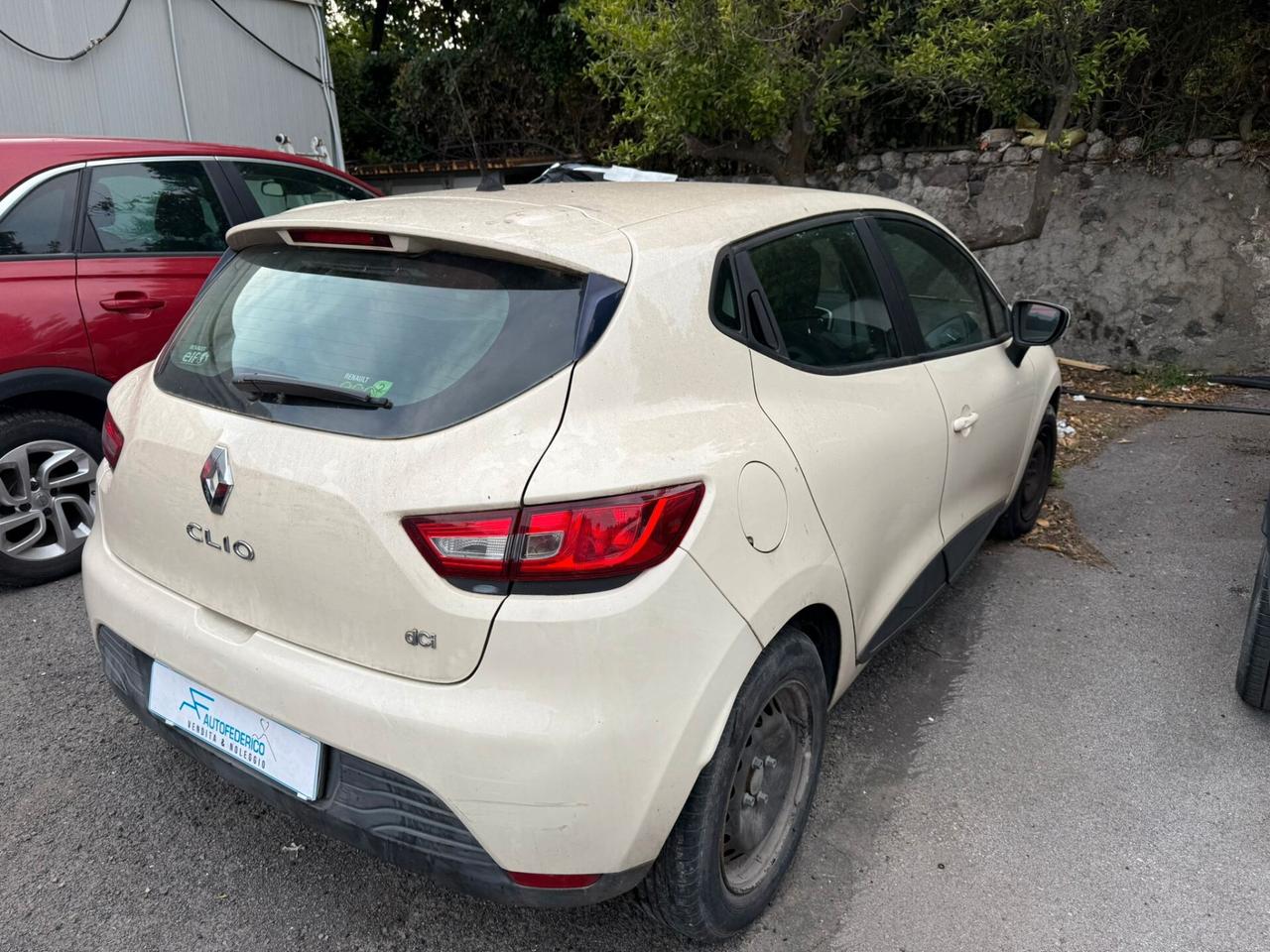 Renault Clio 1.5 Dci Incidentata