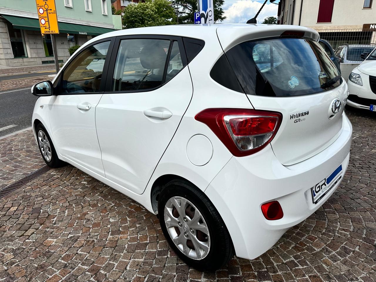Hyundai i10 - 1.0Bz 65Cv 5P - Neopatentati