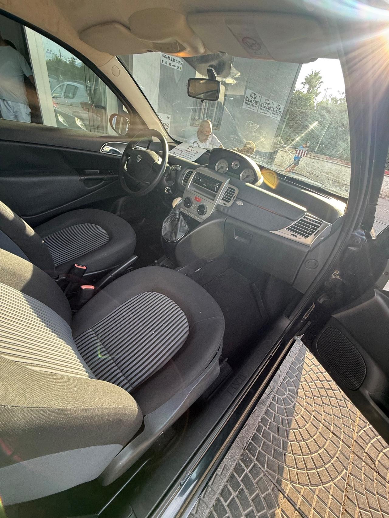 Lancia Ypsilon 1.2 Argento