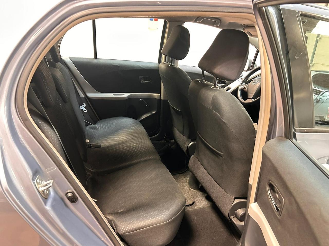 Toyota Yaris 1.0 5 porte Luxury pack