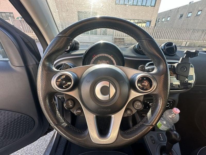 smart fortwo 1.0 52kW passion twinamic 71cv