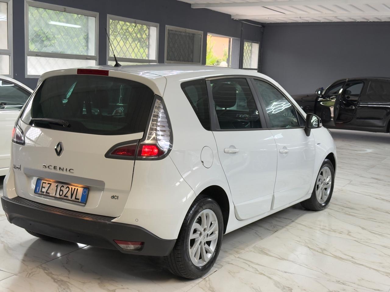 Renault Scenic Scénic XMod dCi 110 CV EDC Limited