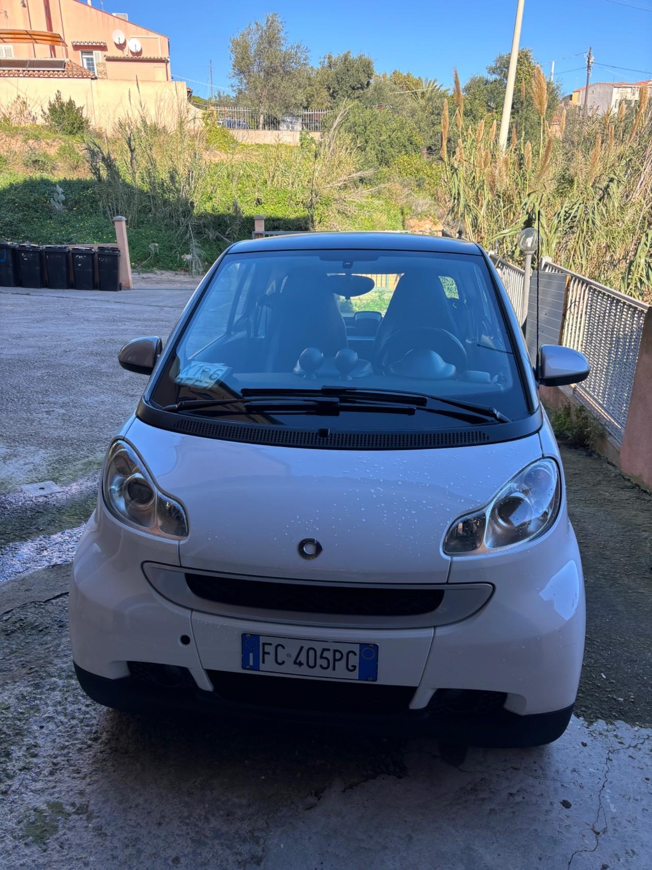 Smart ForTwo 1000 52 kW MHD coupé pure