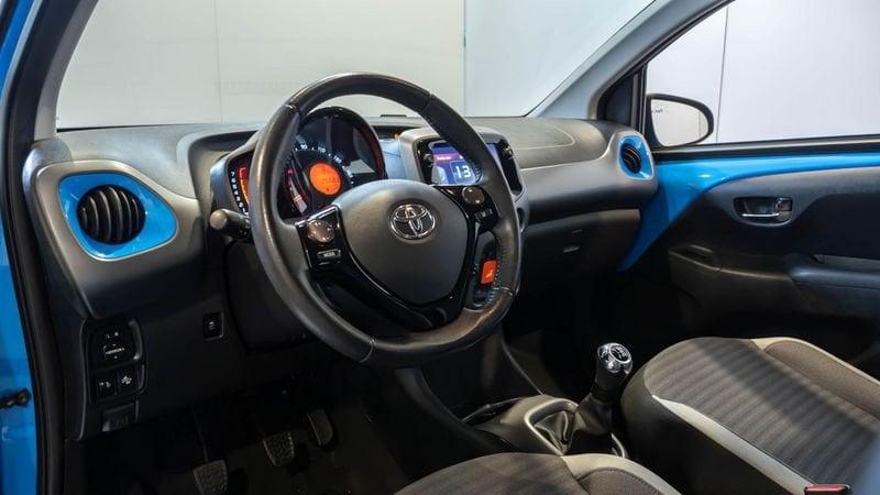 Toyota Aygo II 2018 5p 5p 1.0 x-play 72cv