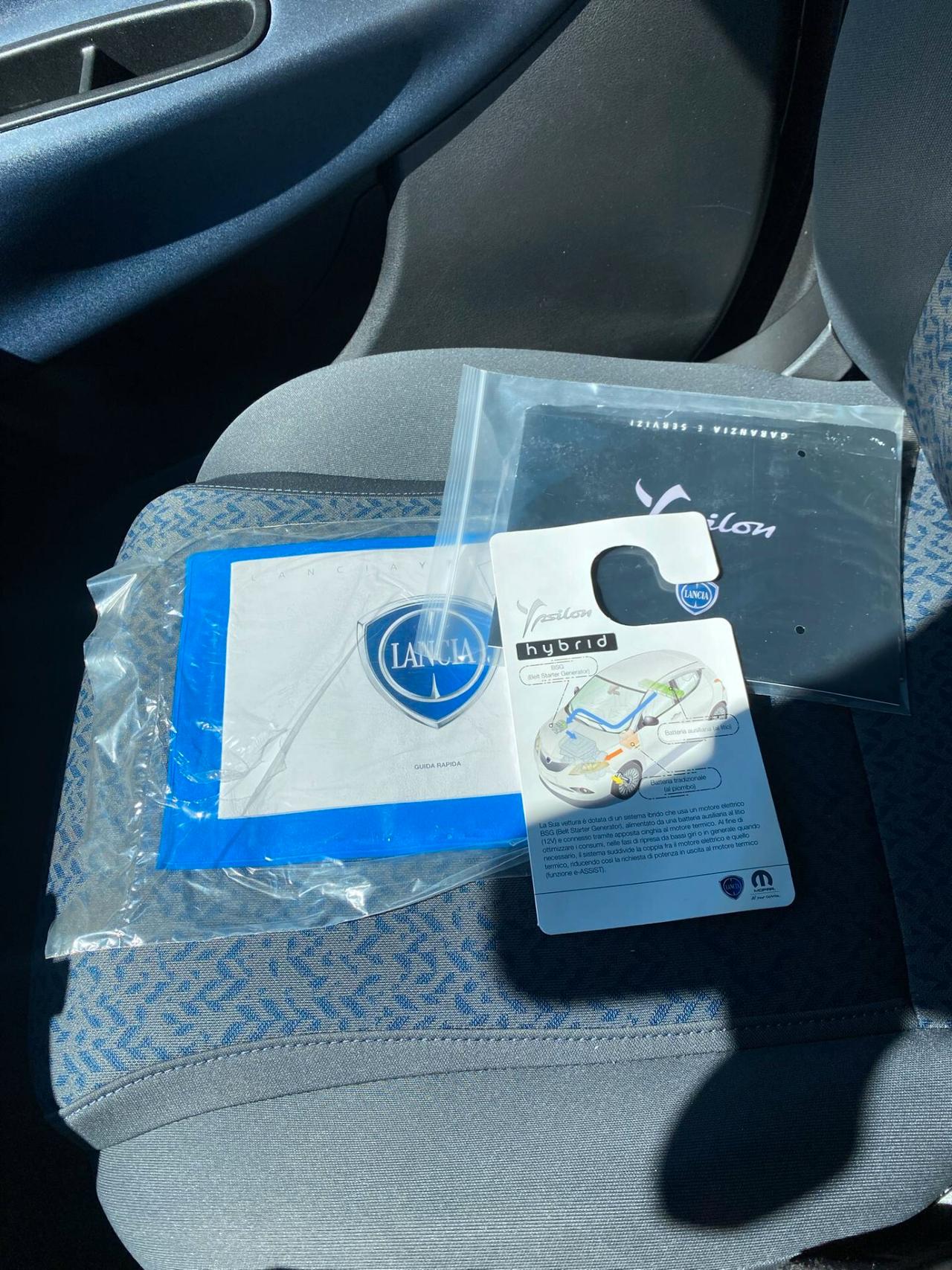 Lancia Ypsilon 1.0 Hybrid Ok Neop.