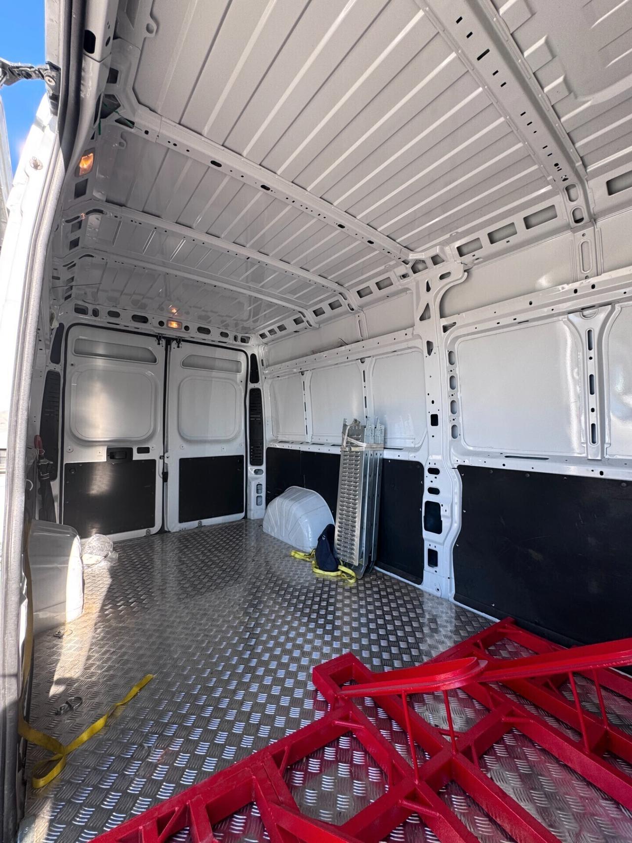 Peugeot Boxer 330 2.2 BlueHDi 140 S&S PC-TN Furgone L3 H2 PARI AL NUOVO